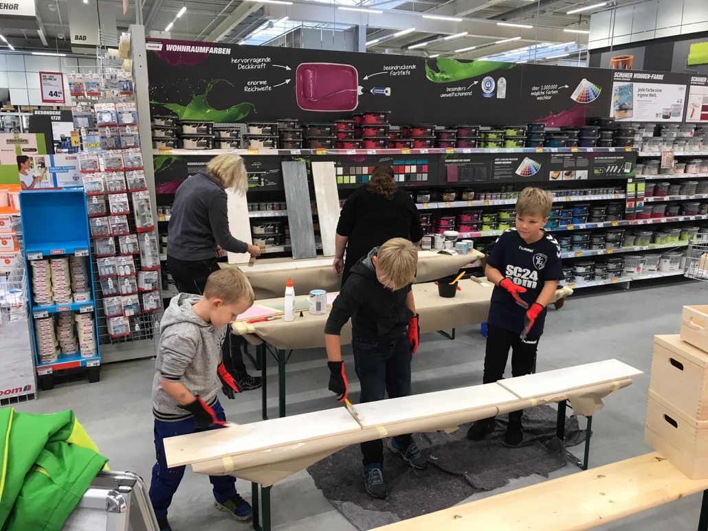 Shabby-Chic Workshop: Aufarbeiten eines kleinen Holzmöbels mit Kreidefarbe